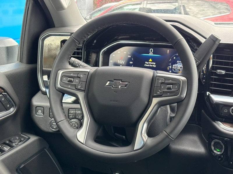 Chevrolet Silverado 2500HD Vehicle Image 07