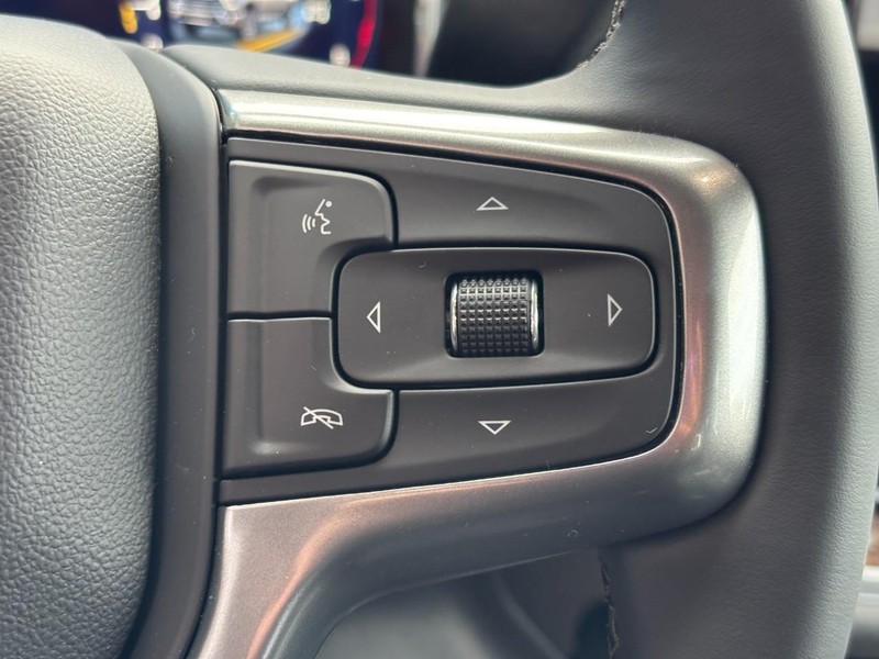 Chevrolet Silverado 2500HD Vehicle Image 13