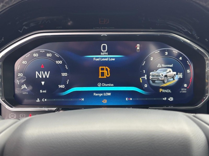 Chevrolet Silverado 2500HD Vehicle Image 14