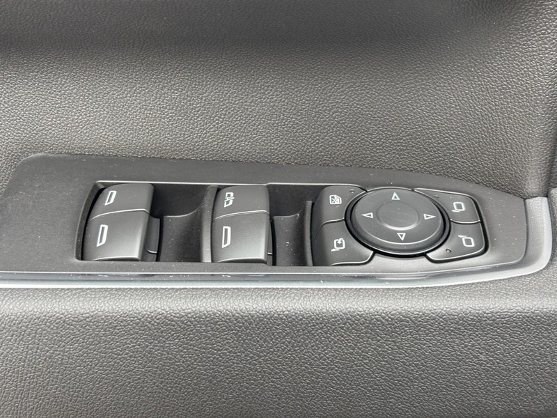 Chevrolet Silverado 2500HD Vehicle Image 19