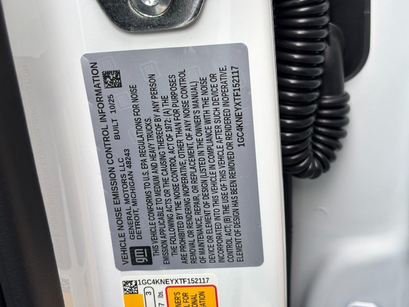 Chevrolet Silverado 2500HD Vehicle Image 22