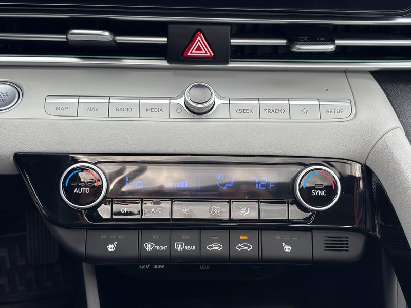 Hyundai Elantra Vehicle Image 23