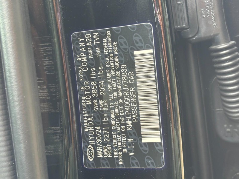 Hyundai Elantra Vehicle Image 27