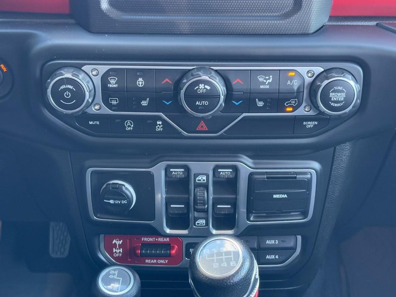 Jeep Wrangler Unlimited Vehicle Image 14