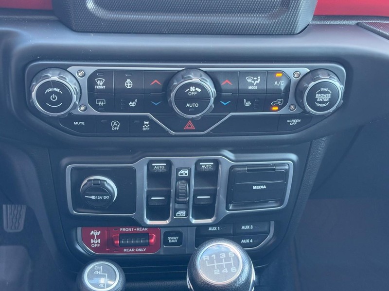 Jeep Wrangler Unlimited Vehicle Image 22