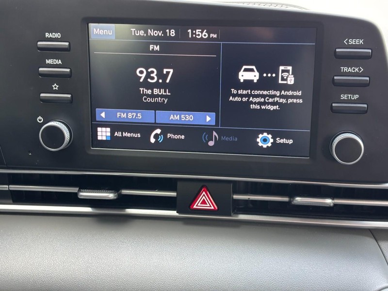 Hyundai Elantra Vehicle Image 13