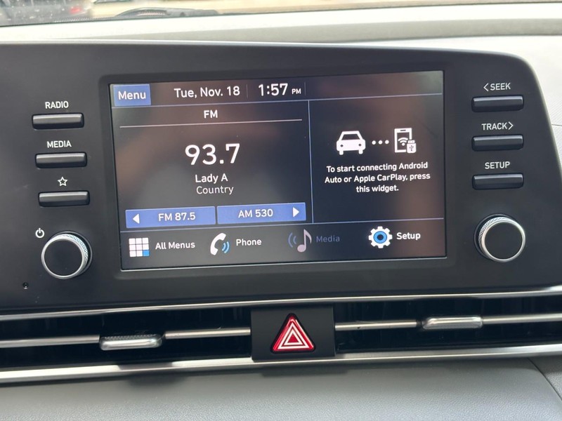 Hyundai Elantra Vehicle Image 20