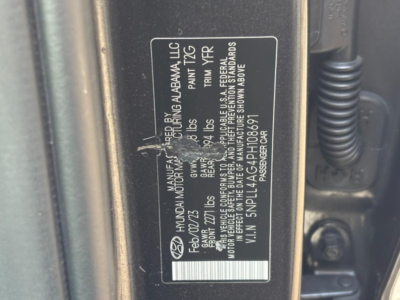 Hyundai Elantra Vehicle Image 25