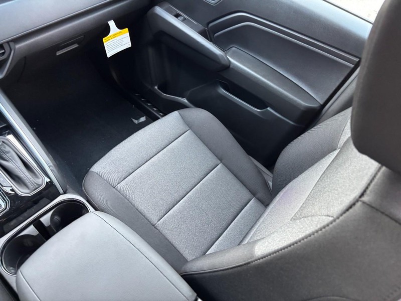 Chevrolet Colorado Vehicle Image 09