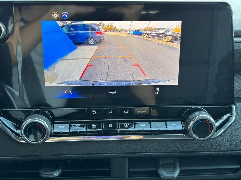 Chevrolet Colorado Vehicle Image 13