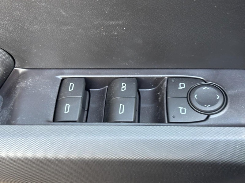 Chevrolet Colorado Vehicle Image 15