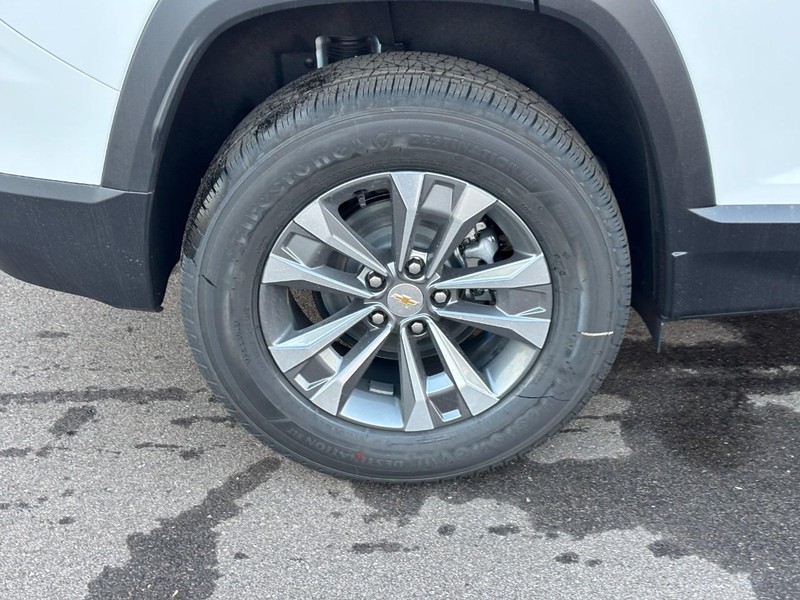 Chevrolet Equinox Vehicle Image 04