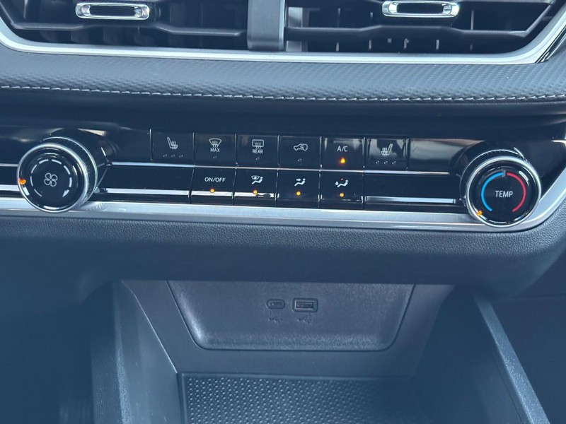 Chevrolet Equinox Vehicle Image 09