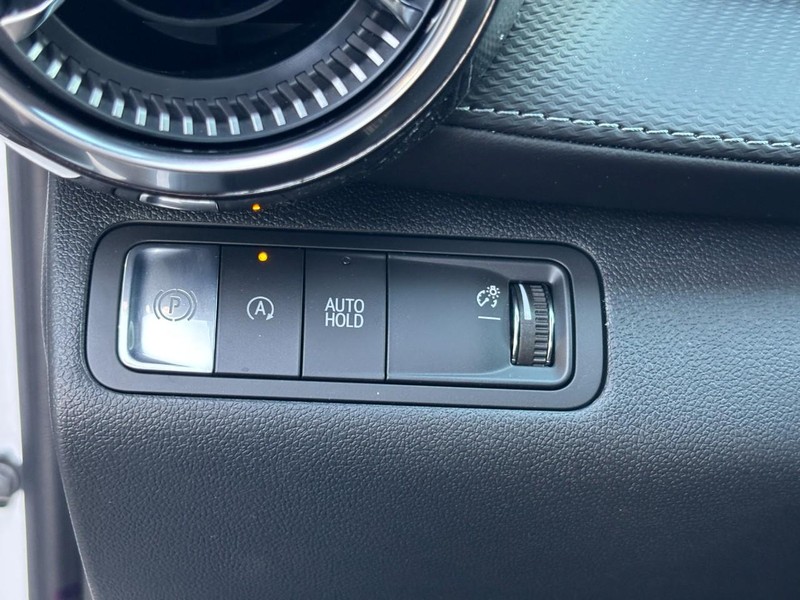 Chevrolet Equinox Vehicle Image 11