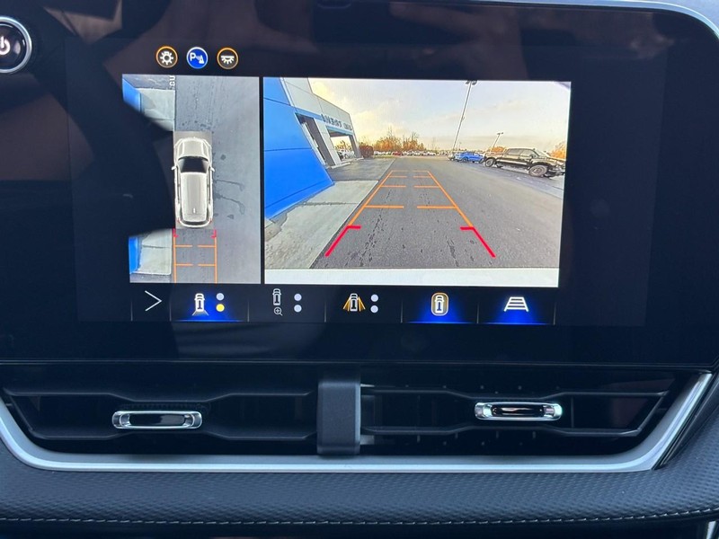 Chevrolet Equinox Vehicle Image 16