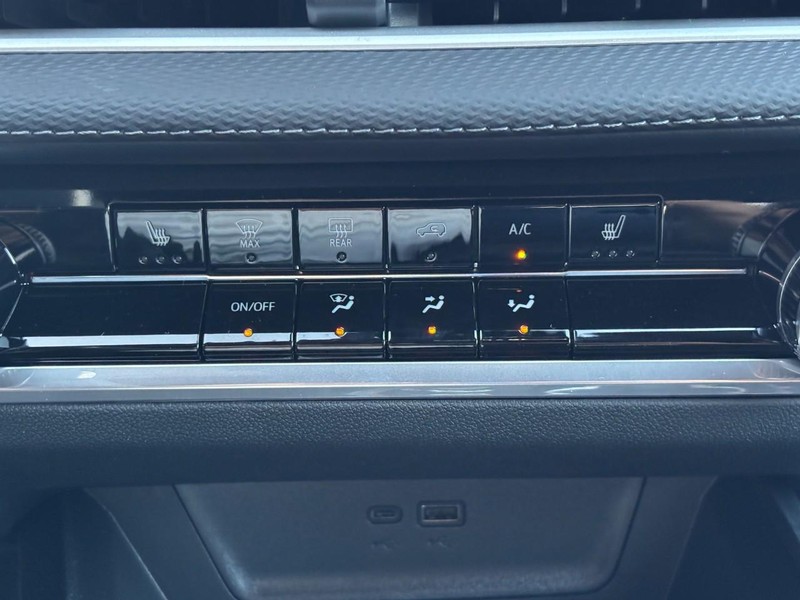 Chevrolet Equinox Vehicle Image 18