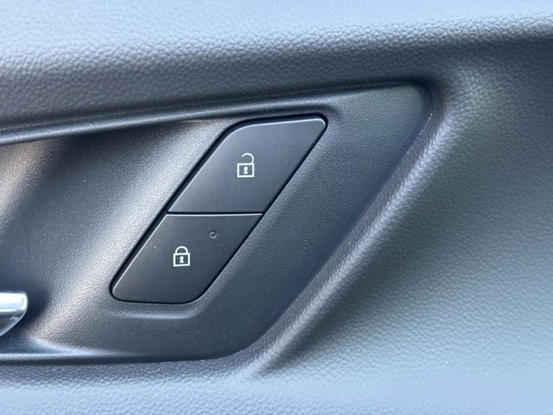 Chevrolet Equinox Vehicle Image 20