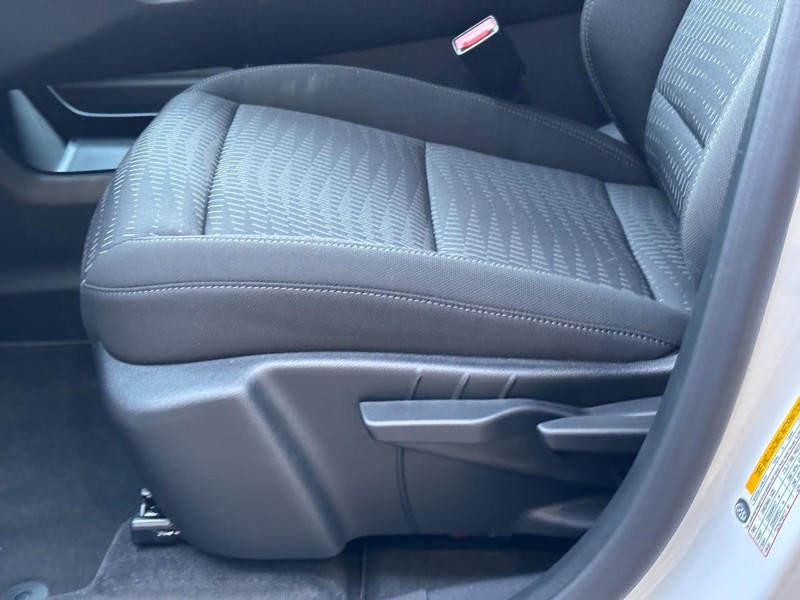 Chevrolet Equinox Vehicle Image 21