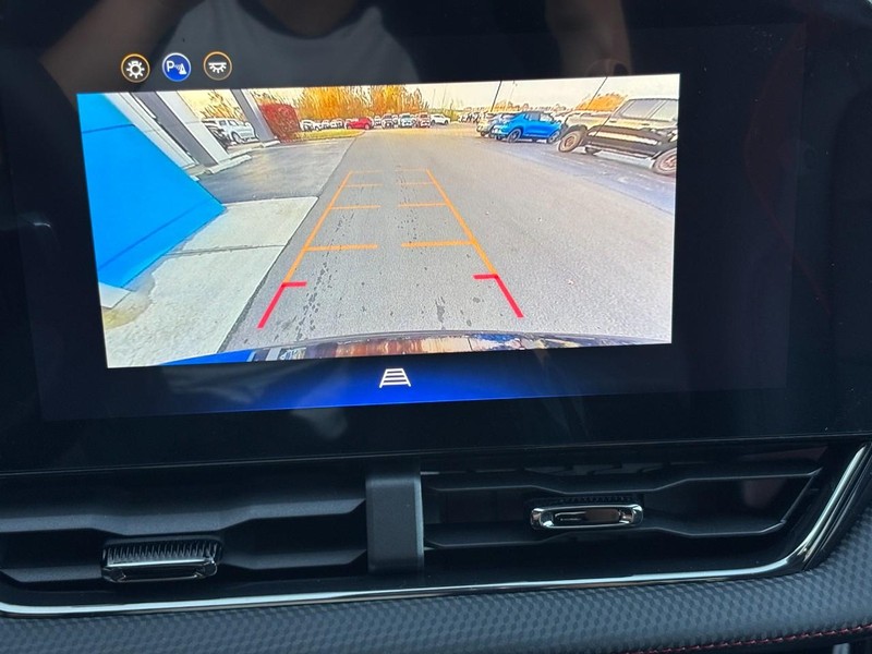 Chevrolet Equinox Vehicle Image 16