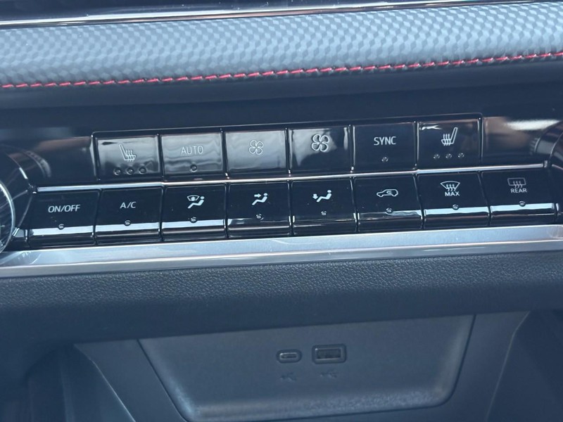 Chevrolet Equinox Vehicle Image 17