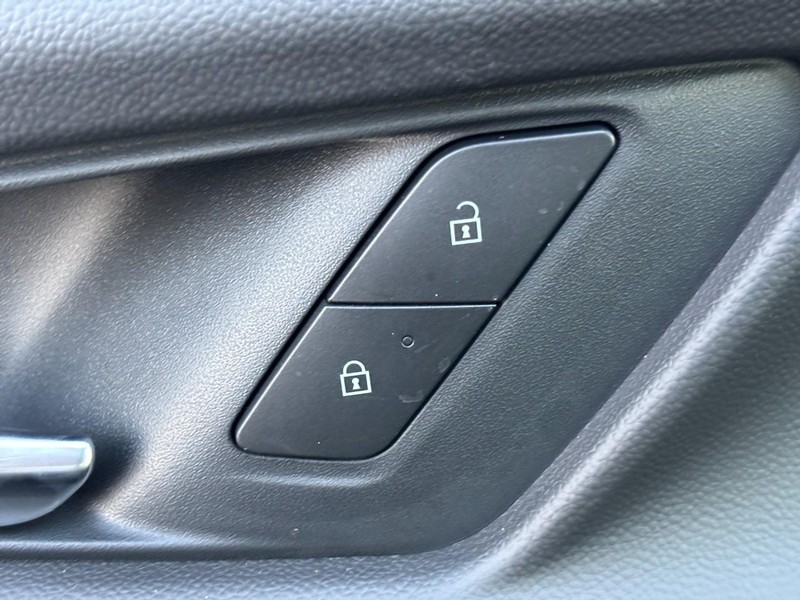 Chevrolet Equinox Vehicle Image 19