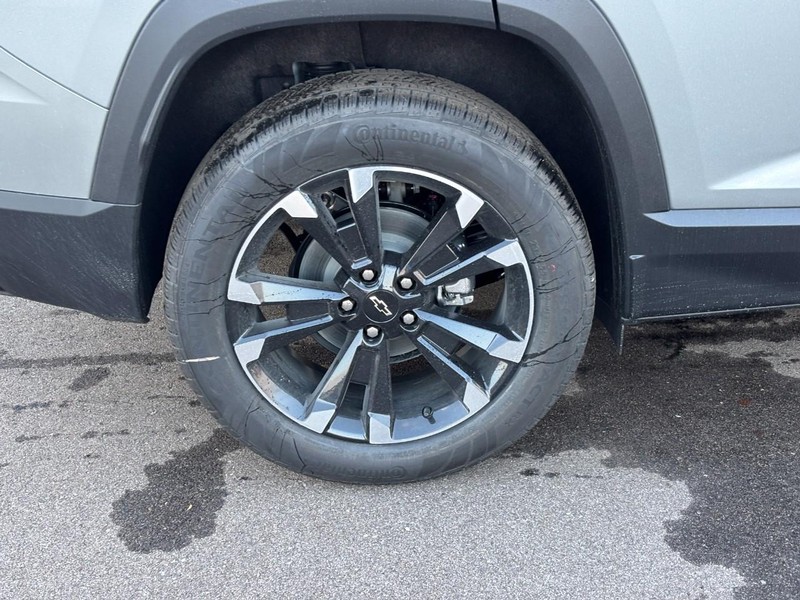 Chevrolet Equinox Vehicle Image 04