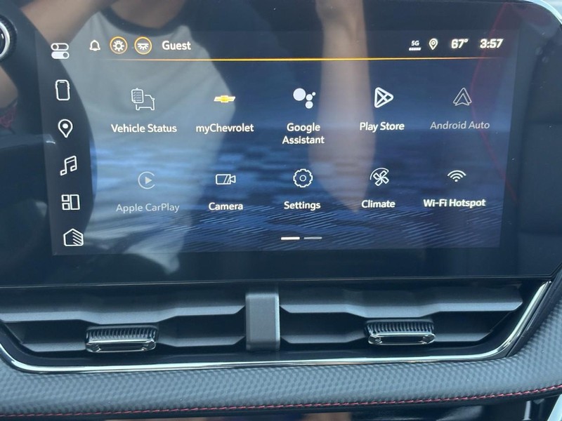 Chevrolet Equinox Vehicle Image 15