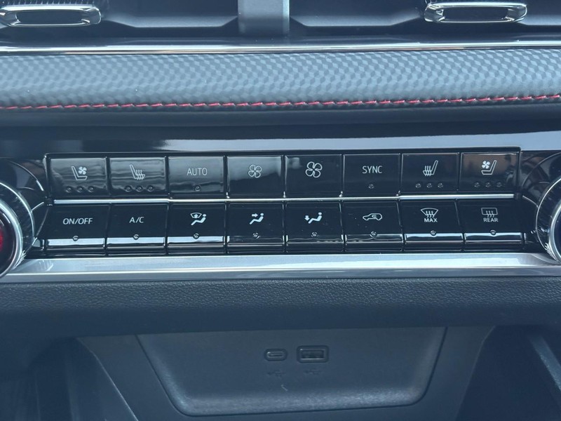 Chevrolet Equinox Vehicle Image 18