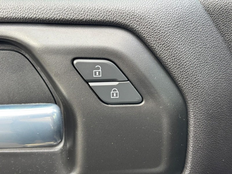 Chevrolet Silverado 1500 Vehicle Image 23