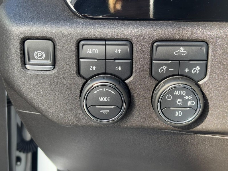 Chevrolet Silverado 1500 Vehicle Image 16