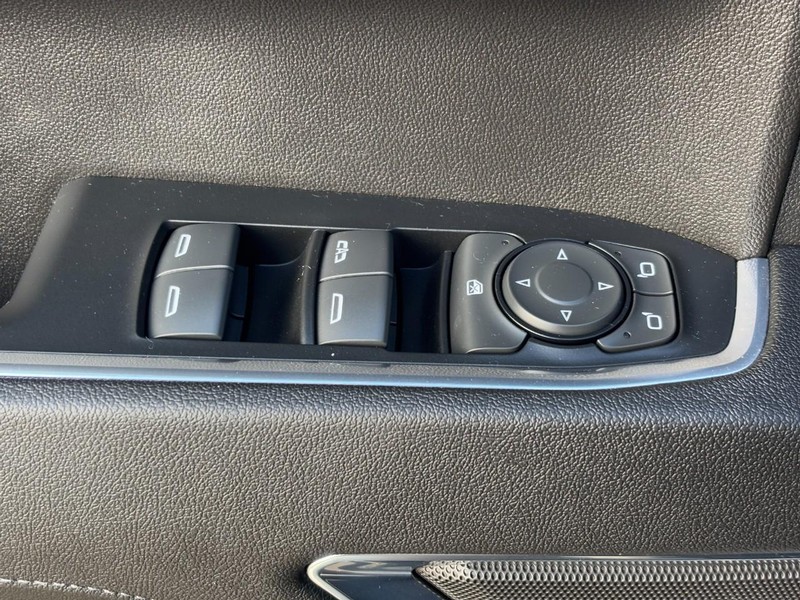 Chevrolet Silverado 1500 Vehicle Image 24