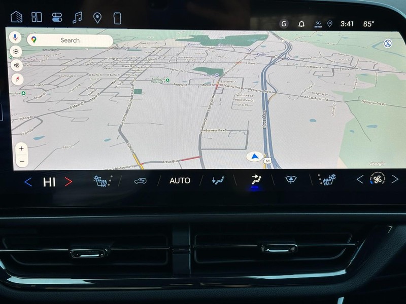 Chevrolet Equinox EV Vehicle Image 18