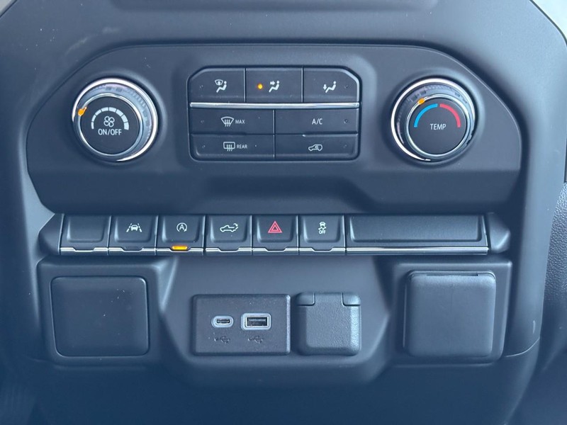 Chevrolet Silverado 1500 Vehicle Image 09