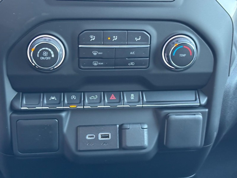 Chevrolet Silverado 1500 Vehicle Image 16