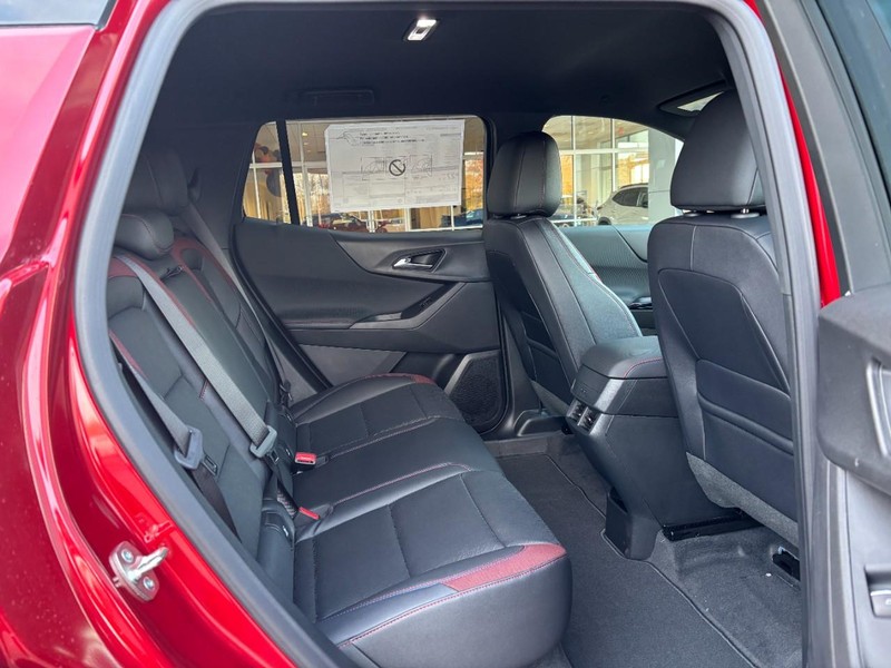 Chevrolet Equinox Vehicle Image 05