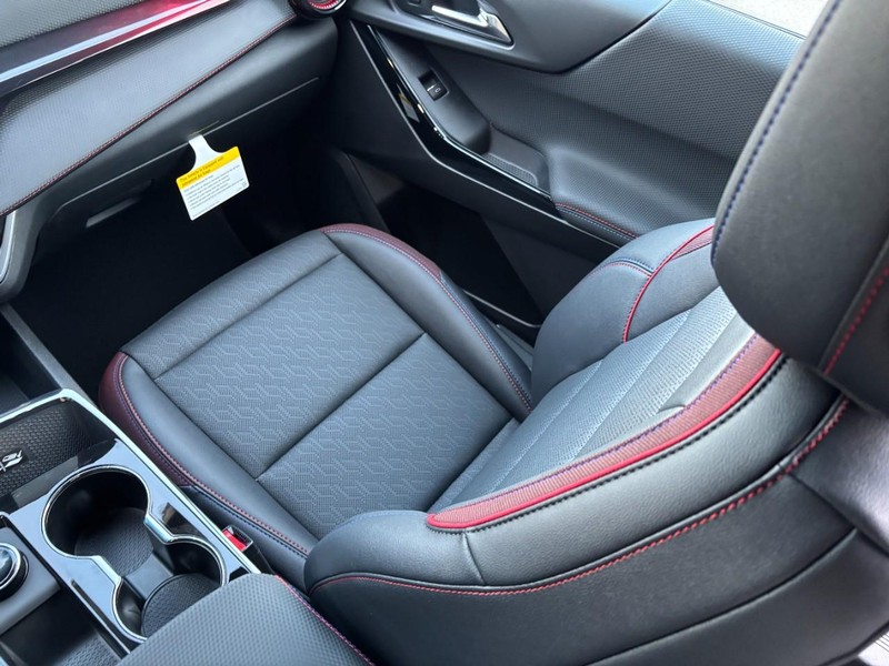 Chevrolet Equinox Vehicle Image 10