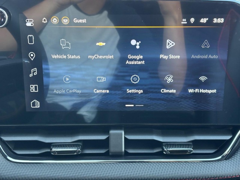 Chevrolet Equinox Vehicle Image 15