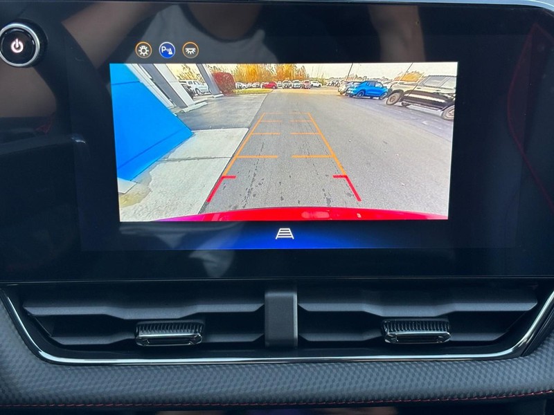 Chevrolet Equinox Vehicle Image 16