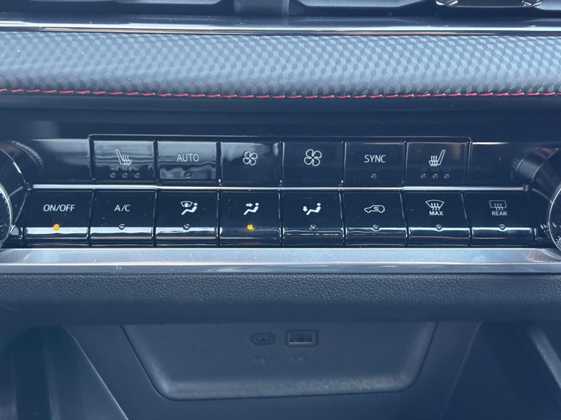 Chevrolet Equinox Vehicle Image 18