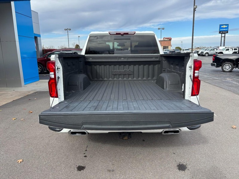 Chevrolet Silverado 1500 Vehicle Full-screen Gallery Image 04