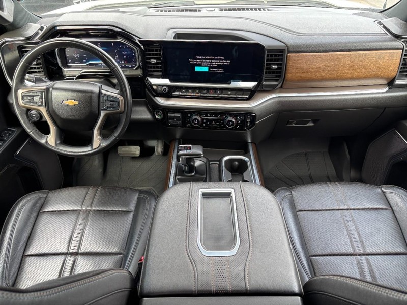 Chevrolet Silverado 1500 Vehicle Full-screen Gallery Image 11