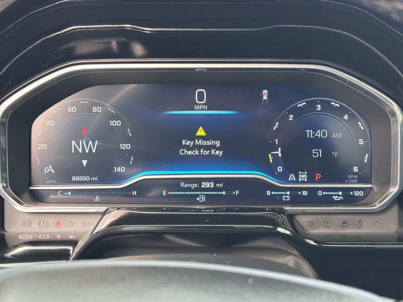 Chevrolet Silverado 1500 Vehicle Full-screen Gallery Image 19