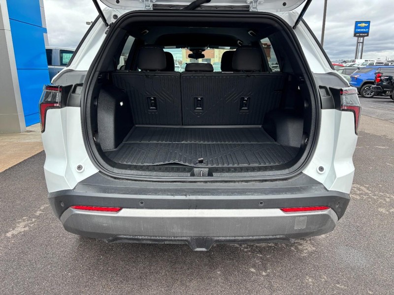 Chevrolet Equinox Vehicle Full-screen Gallery Image 04