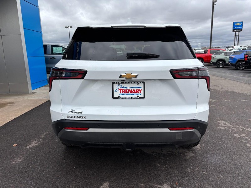 Chevrolet Equinox Vehicle Full-screen Gallery Image 05