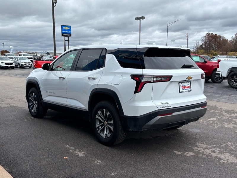 Chevrolet Equinox Vehicle Full-screen Gallery Image 06