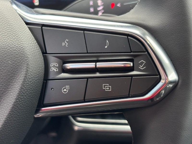 Chevrolet Equinox Vehicle Full-screen Gallery Image 17