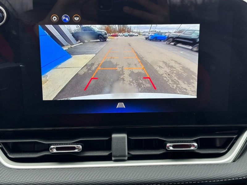 Chevrolet Equinox Vehicle Full-screen Gallery Image 20