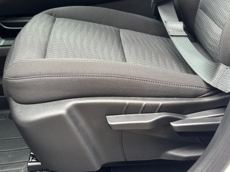 Chevrolet Equinox Vehicle Full-screen Gallery Image 25