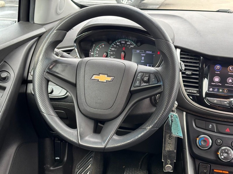 Chevrolet Trax Vehicle Image 11