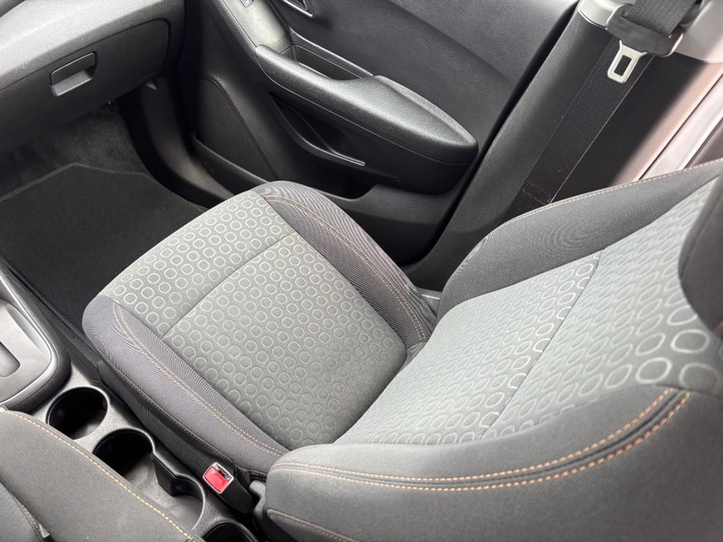 Chevrolet Trax Vehicle Image 14